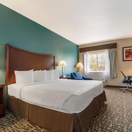 Surestay Plus Hotel By Best Western Topeka Kültér fotó