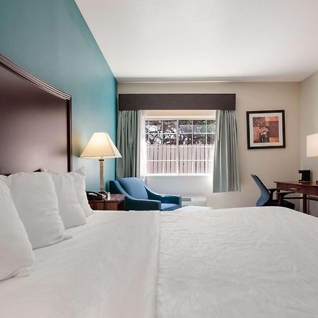 Surestay Plus Hotel By Best Western Topeka Kültér fotó