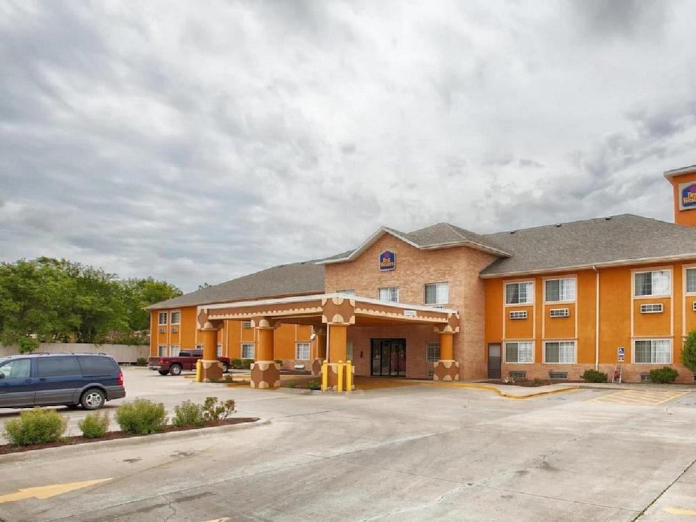 Surestay Plus Hotel By Best Western Topeka Kültér fotó