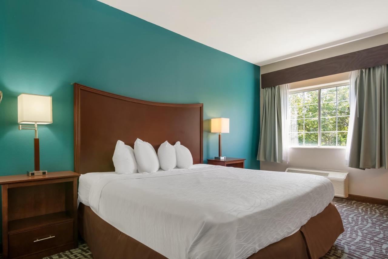 Surestay Plus Hotel By Best Western Topeka Kültér fotó