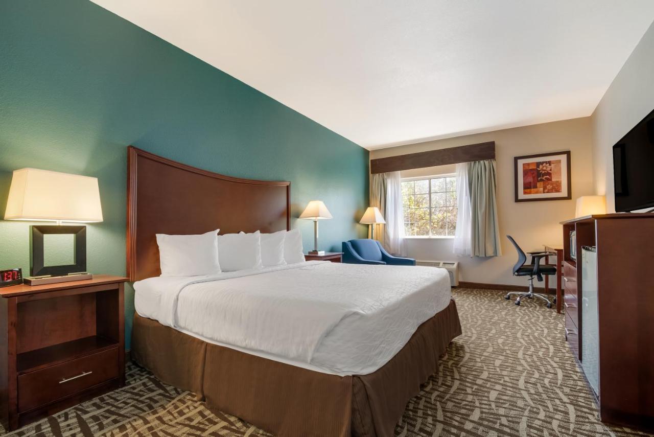 Surestay Plus Hotel By Best Western Topeka Kültér fotó
