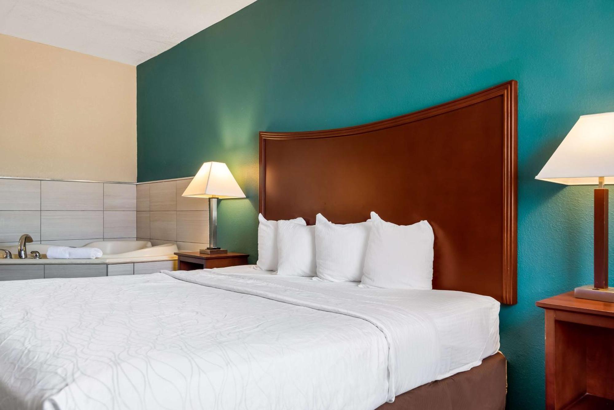 Surestay Plus Hotel By Best Western Topeka Kültér fotó