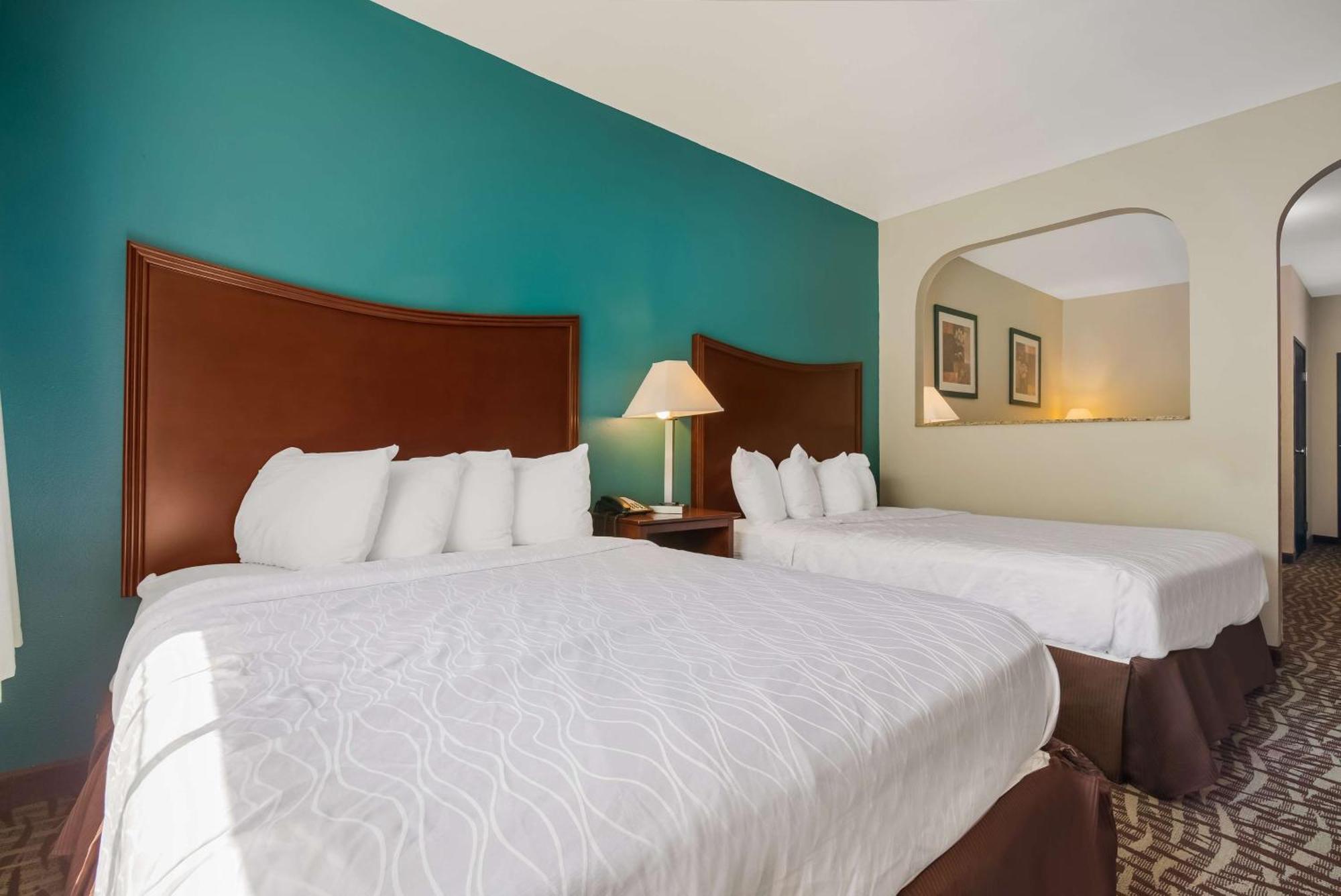 Surestay Plus Hotel By Best Western Topeka Kültér fotó