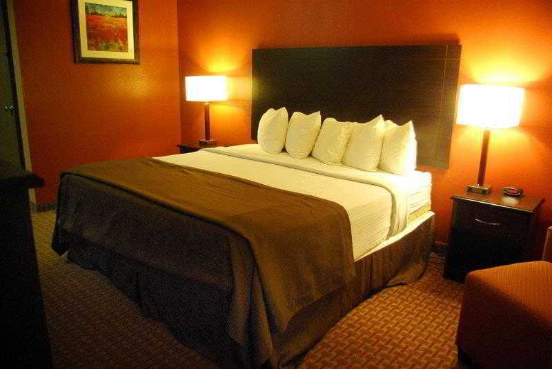 Surestay Plus Hotel By Best Western Topeka Kültér fotó