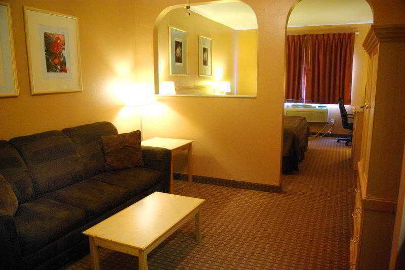 Surestay Plus Hotel By Best Western Topeka Kültér fotó